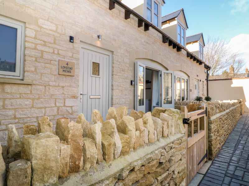 Loveday Mews