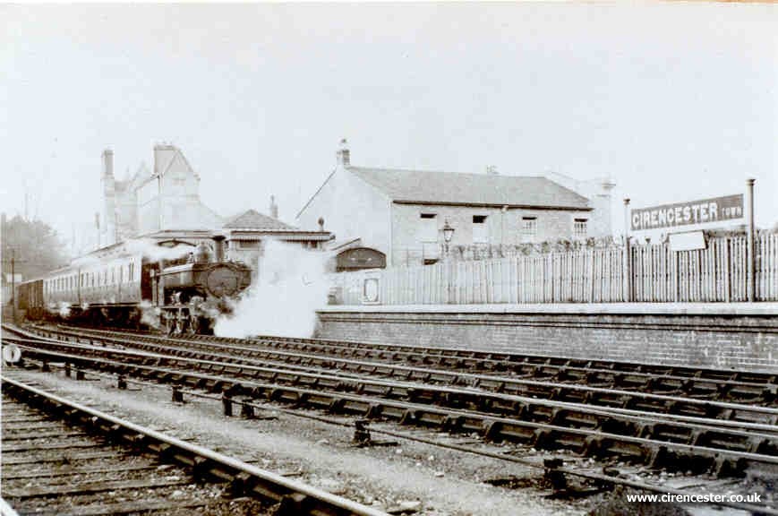 Cirencester train station